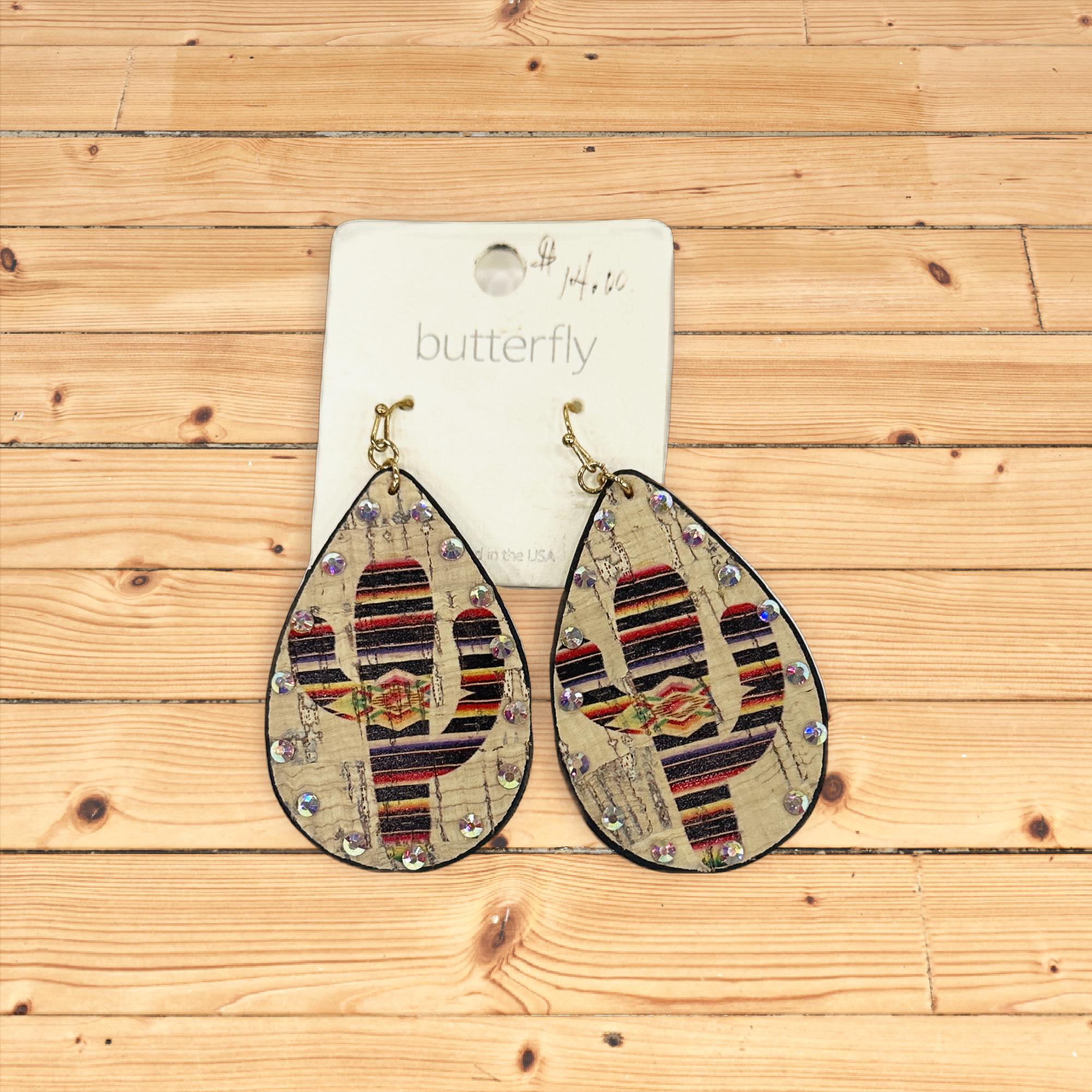 Tear drop earrings with a cactus