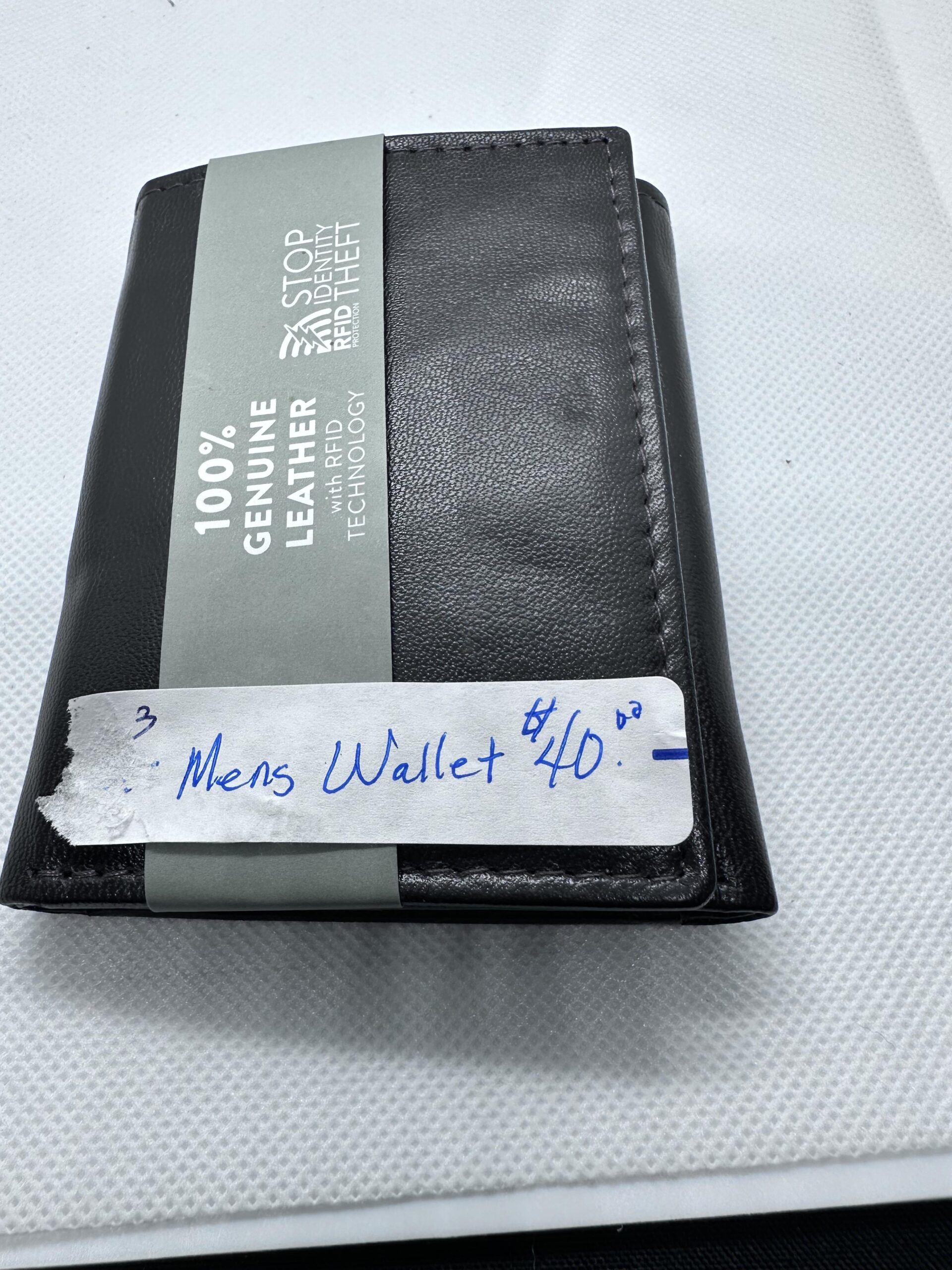 All black RFID technology wallet 🖤