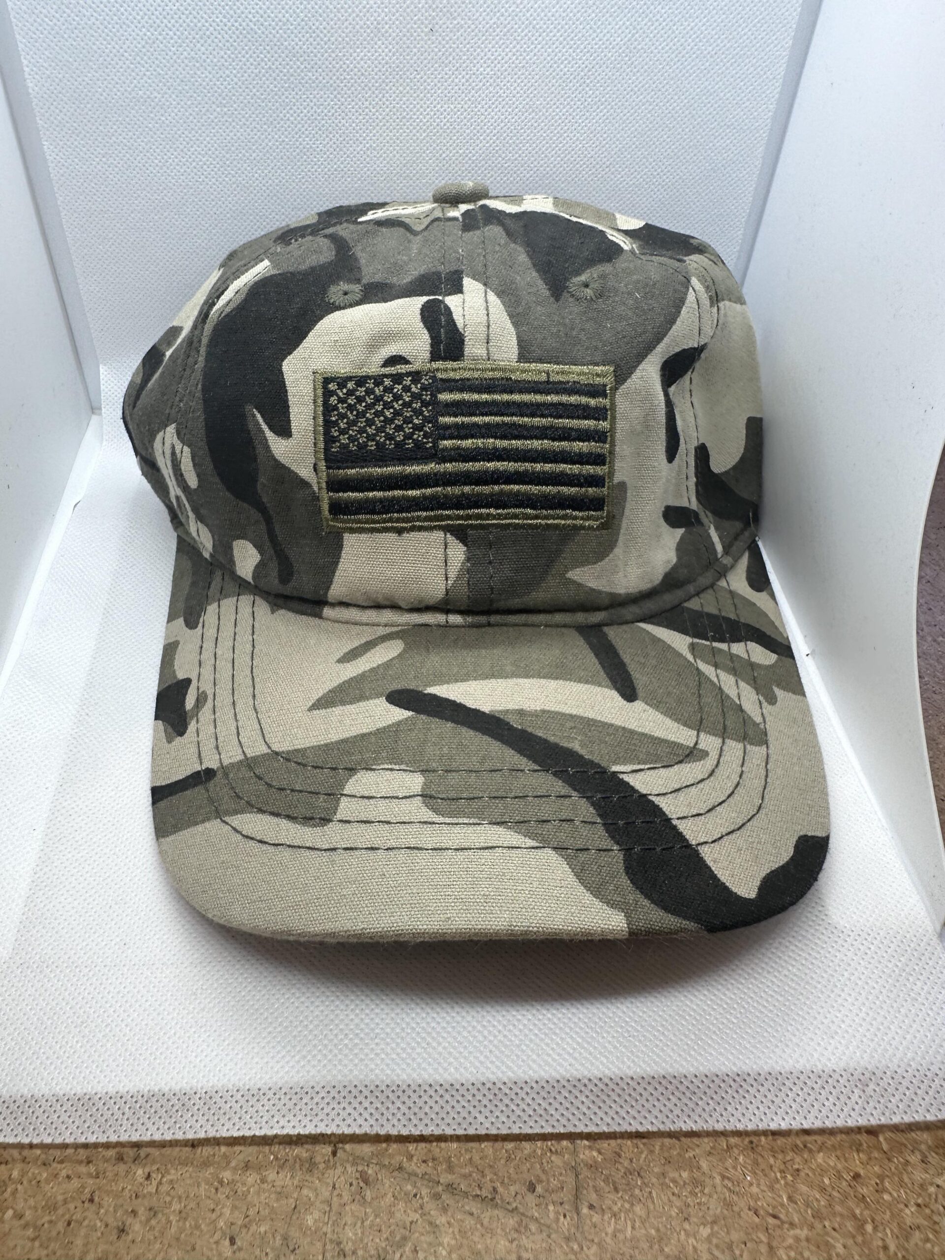 camoflauge flag hat